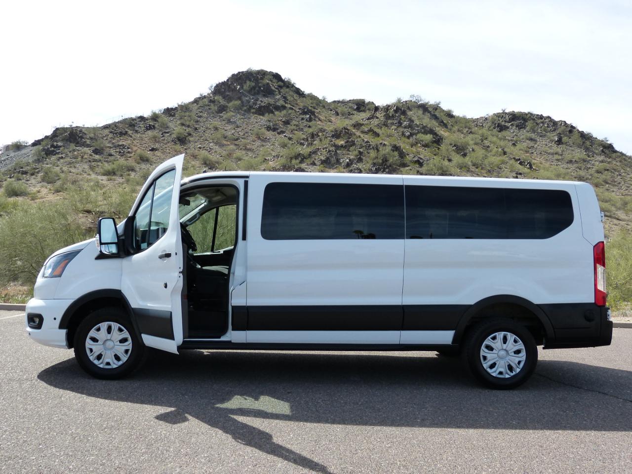 Ford Transit 350 Wagon Med. Roof XLT w/Sliding Pass. 148-in. WB 2024