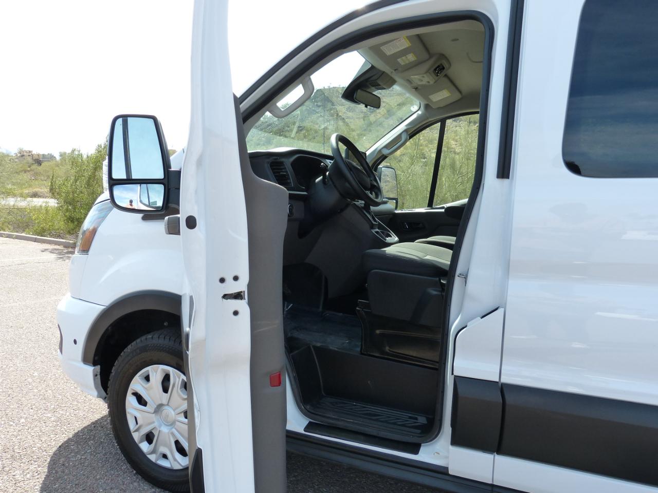 Ford Transit 350 Wagon Med. Roof XLT w/Sliding Pass. 148-in. WB 2024