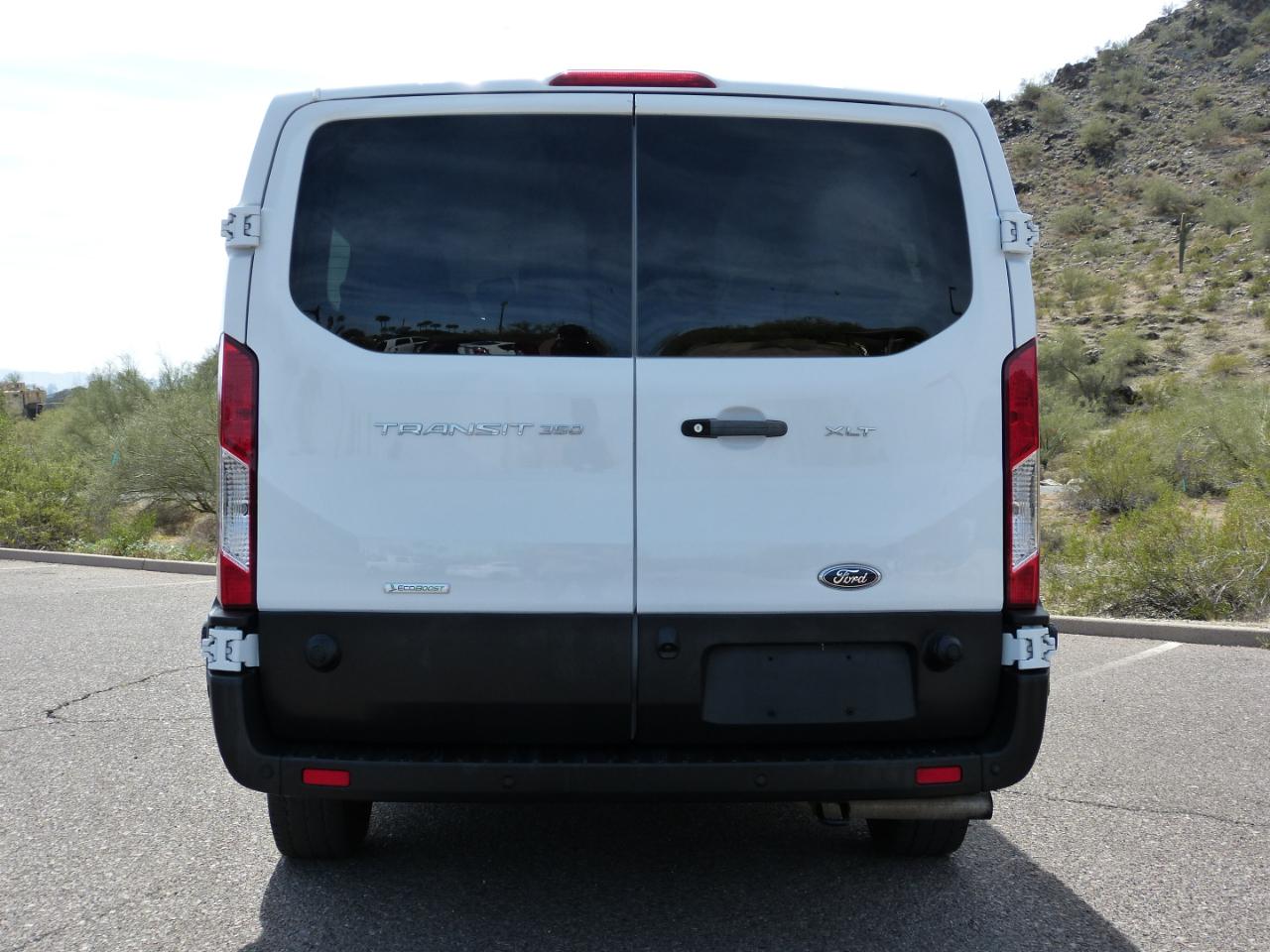 Ford Transit 350 Wagon Med. Roof XLT w/Sliding Pass. 148-in. WB 2024