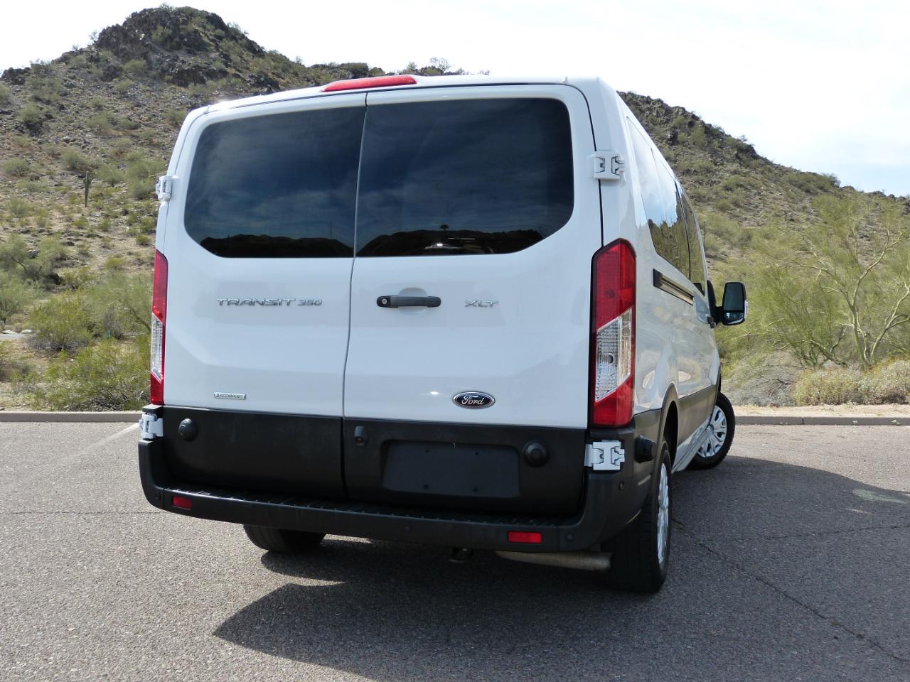 Ford Transit 350 Wagon Med. Roof XLT w/Sliding Pass. 148-in. WB 2024