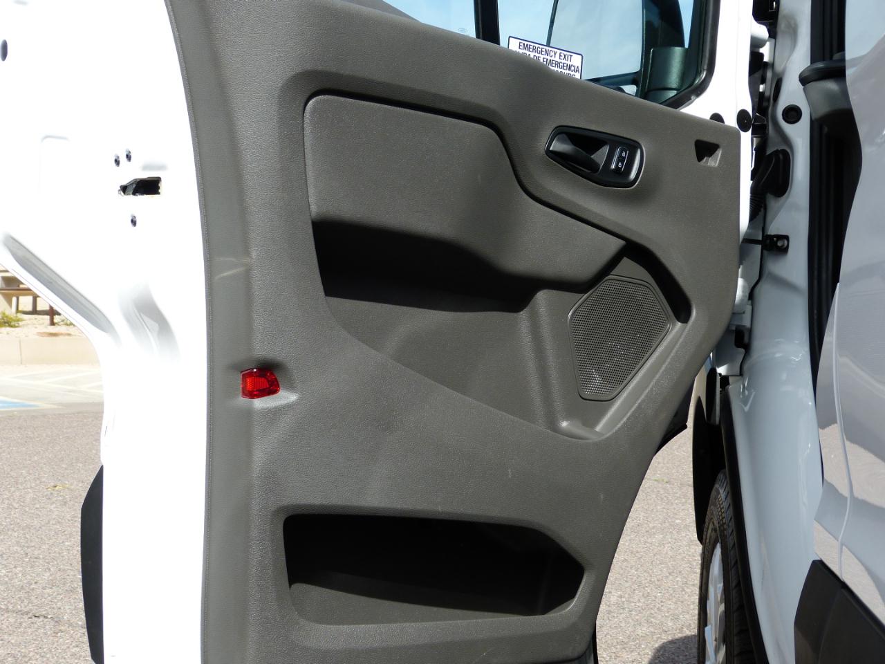 Ford Transit 350 Wagon Med. Roof XLT w/Sliding Pass. 148-in. WB 2024