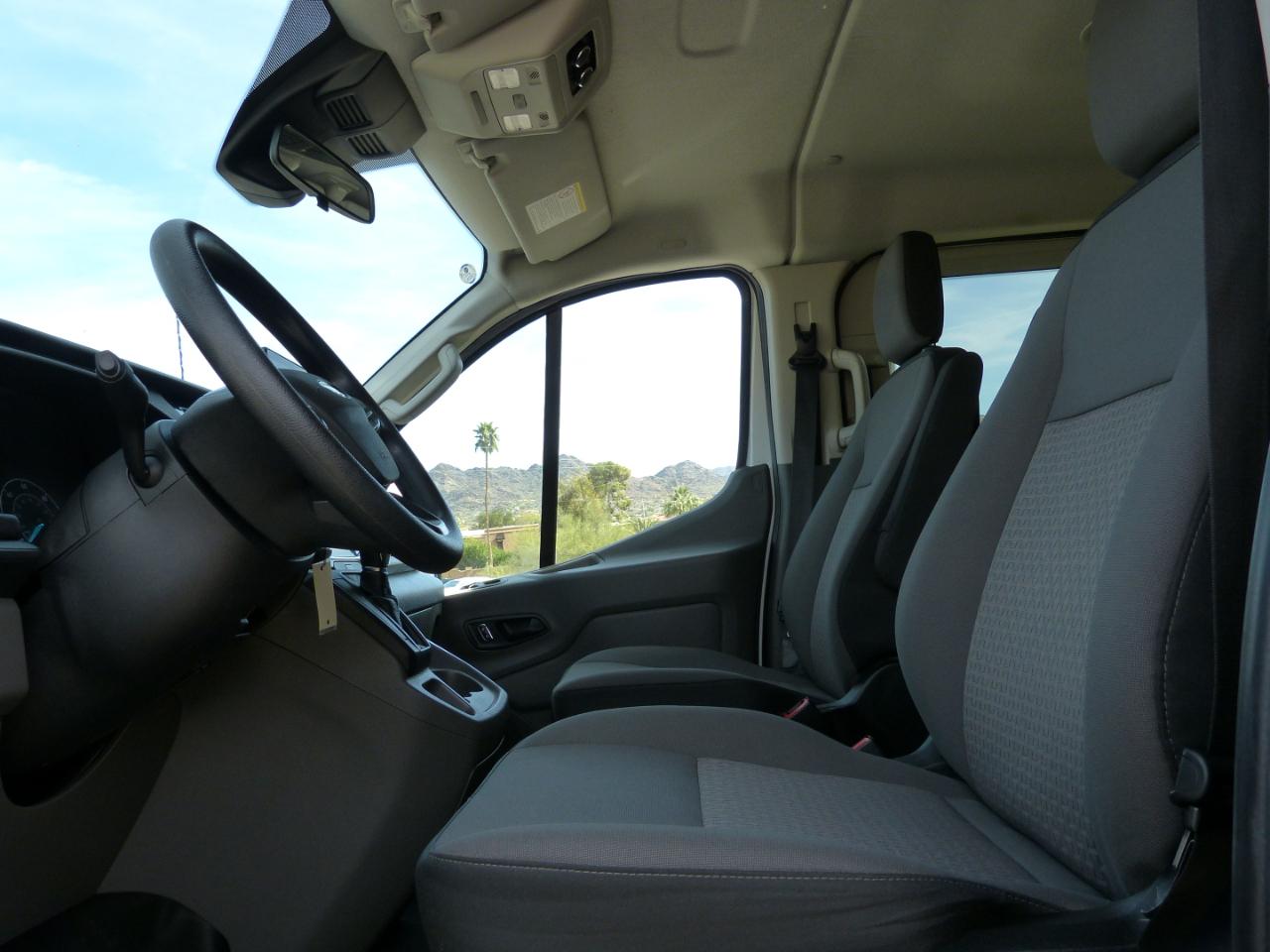 Ford Transit 350 Wagon Med. Roof XLT w/Sliding Pass. 148-in. WB 2024