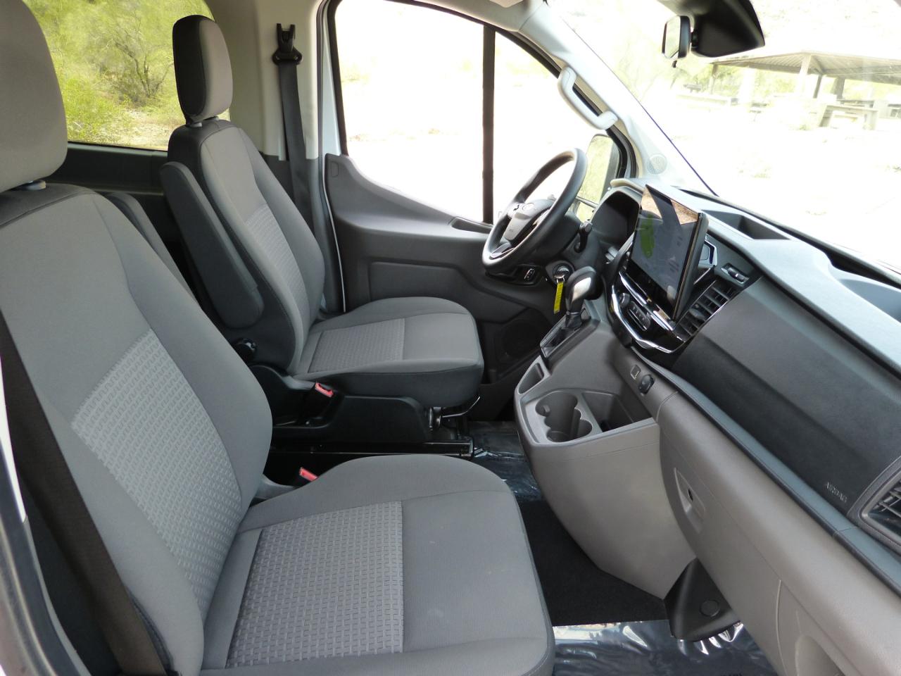 Ford Transit 350 Wagon Med. Roof XLT w/Sliding Pass. 148-in. WB 2024