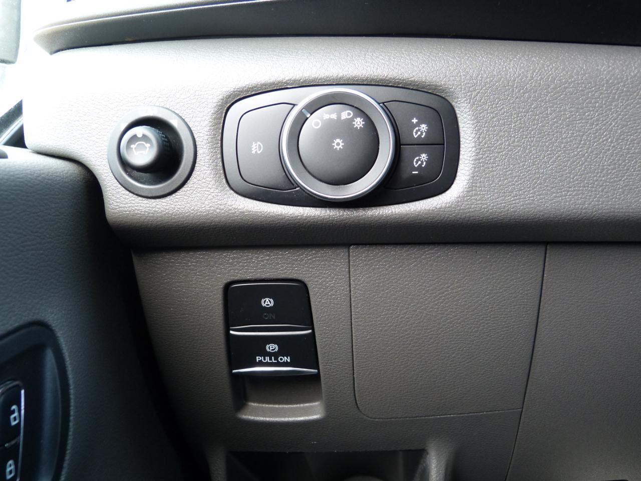 Ford Transit 350 Wagon Med. Roof XLT w/Sliding Pass. 148-in. WB 2024