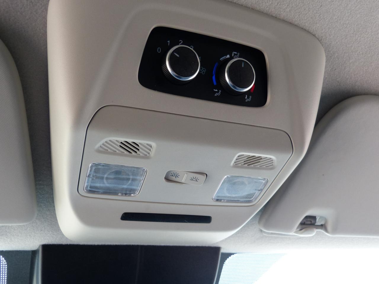 Ford Transit 350 Wagon Med. Roof XLT w/Sliding Pass. 148-in. WB 2024