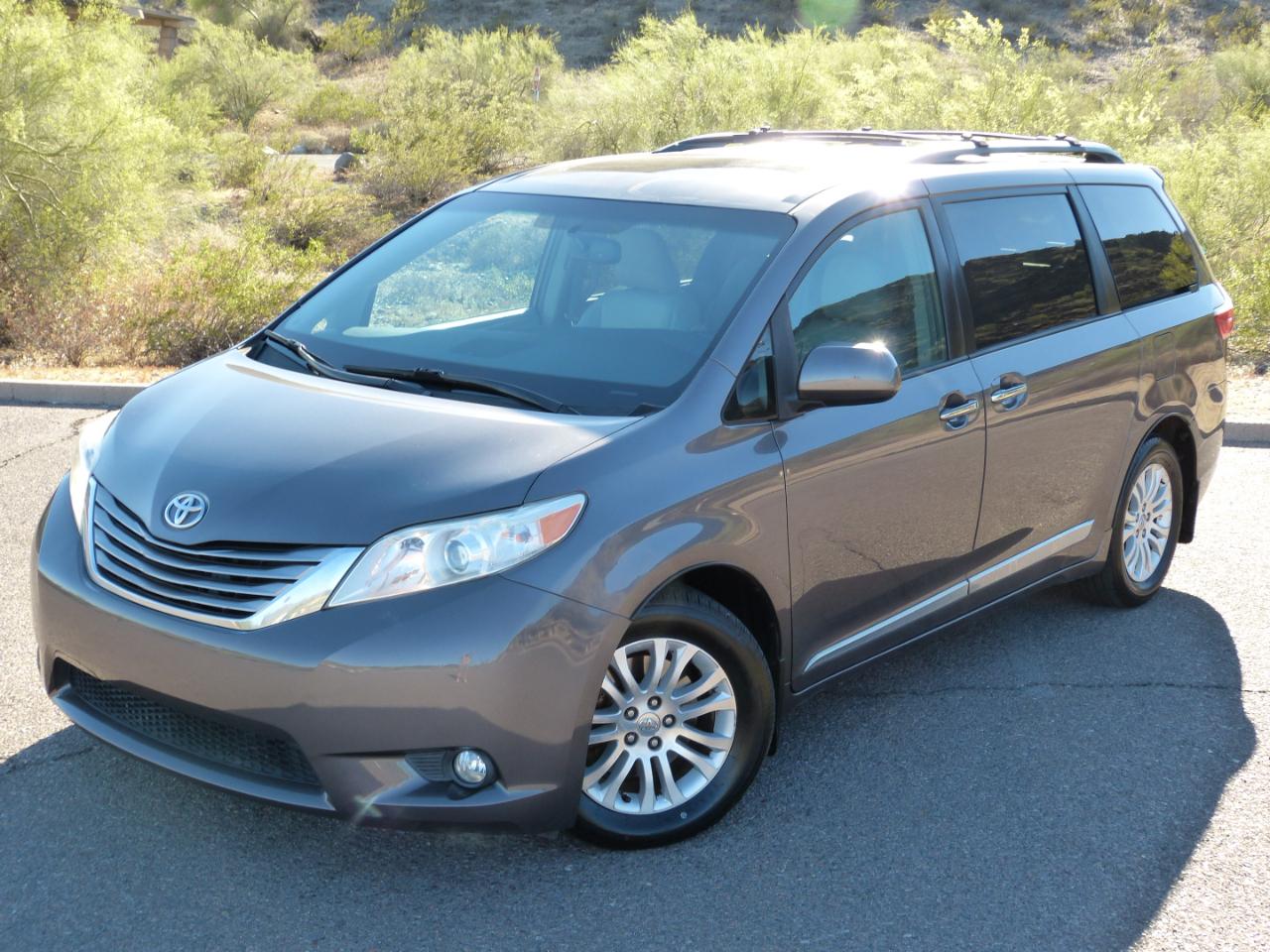 Toyota Sienna XLE FWD 8-Passenger V6 2016