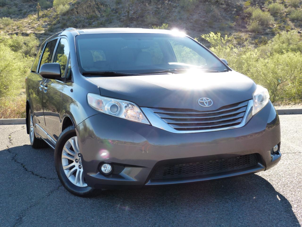 Toyota Sienna XLE FWD 8-Passenger V6 2016
