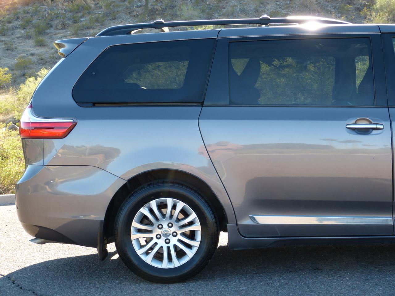 Toyota Sienna XLE FWD 8-Passenger V6 2016