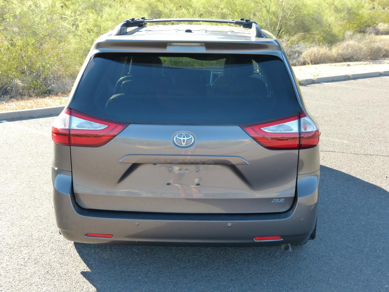 Toyota Sienna XLE FWD 8-Passenger V6 2016