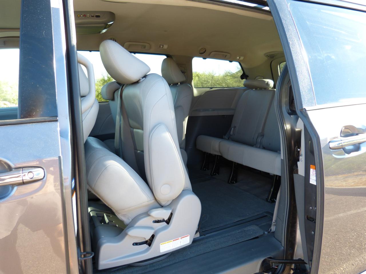 Toyota Sienna XLE FWD 8-Passenger V6 2016