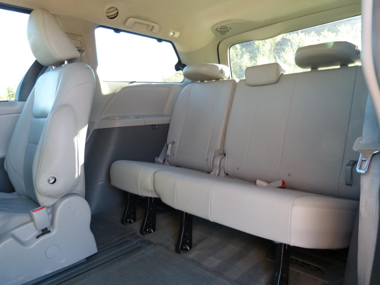 Toyota Sienna XLE FWD 8-Passenger V6 2016