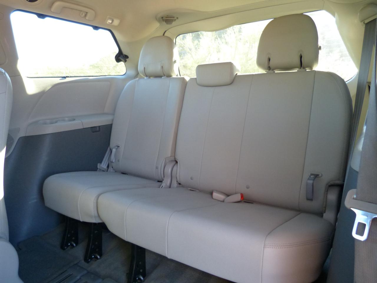 Toyota Sienna XLE FWD 8-Passenger V6 2016