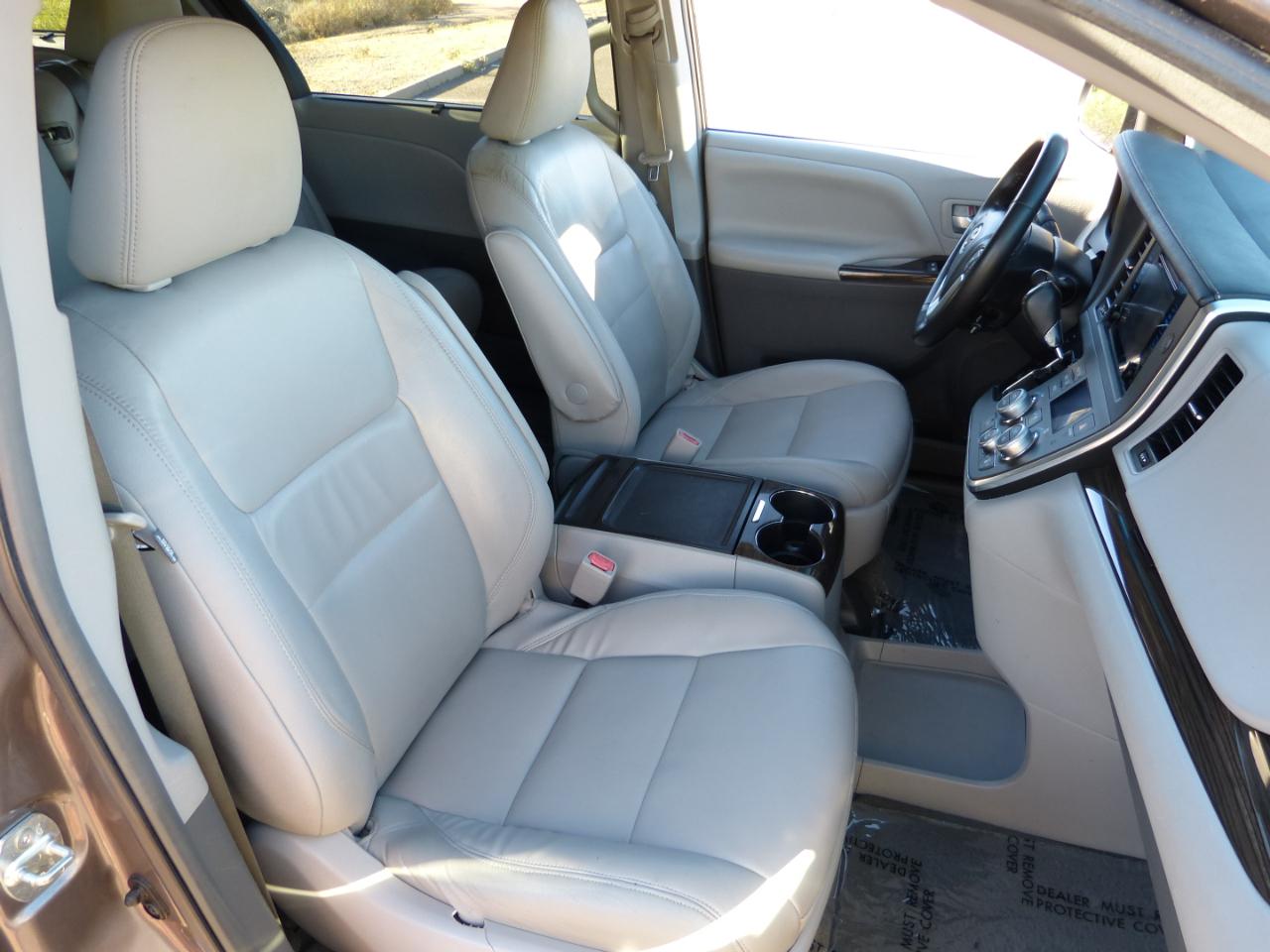 Toyota Sienna XLE FWD 8-Passenger V6 2016