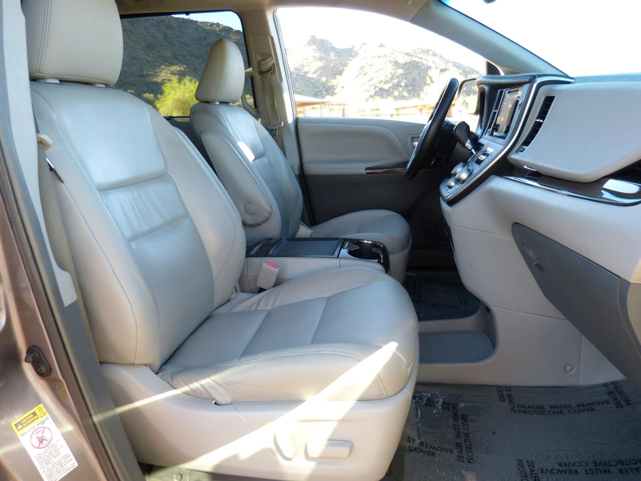 Toyota Sienna XLE FWD 8-Passenger V6 2016