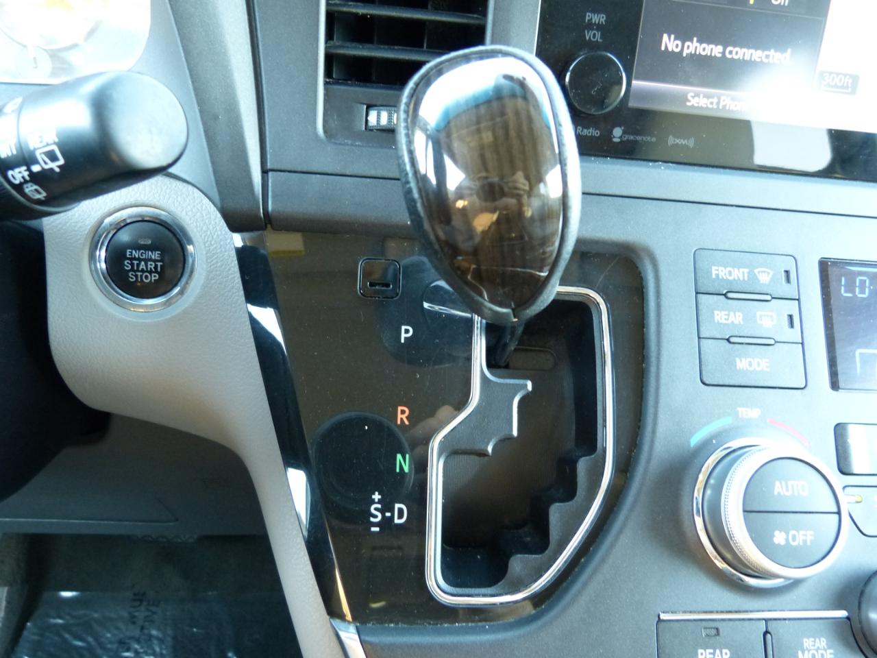 Toyota Sienna XLE FWD 8-Passenger V6 2016