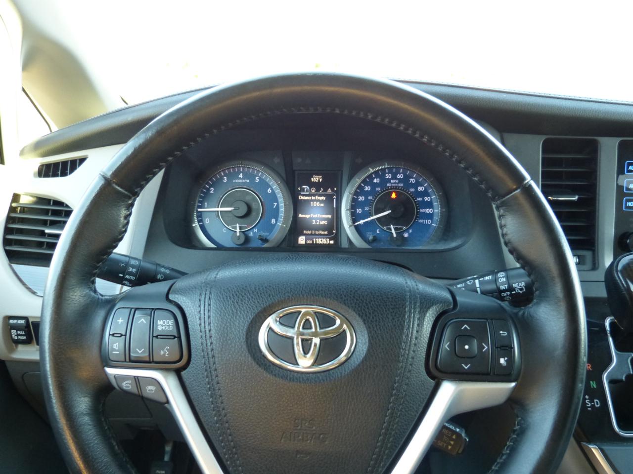 Toyota Sienna XLE FWD 8-Passenger V6 2016