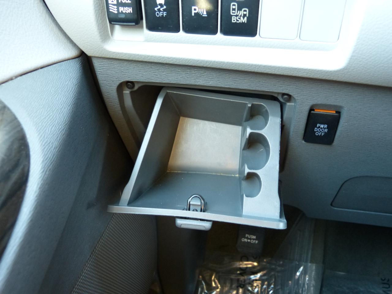 Toyota Sienna XLE FWD 8-Passenger V6 2016