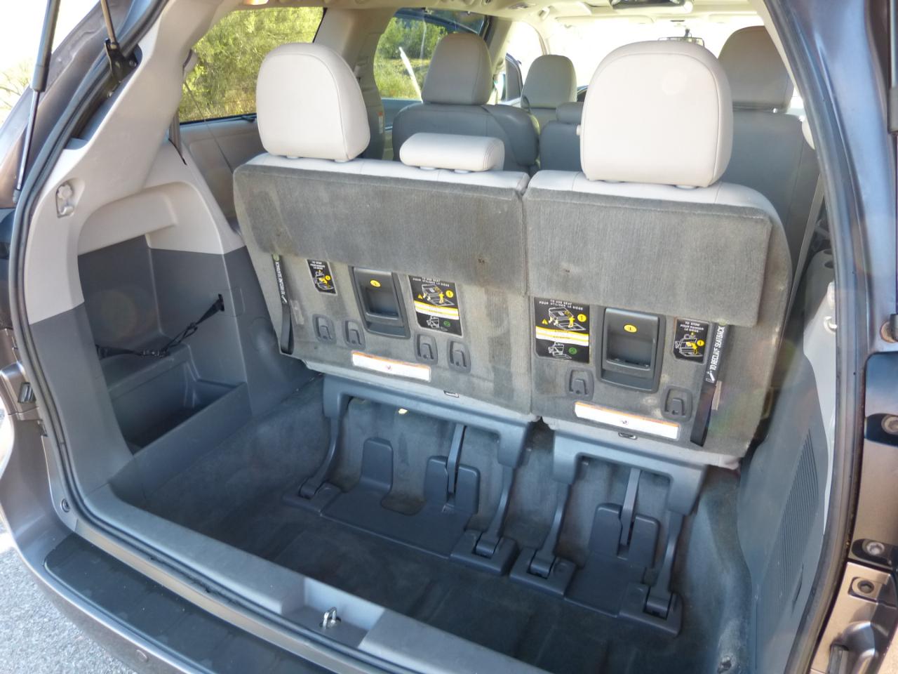 Toyota Sienna XLE FWD 8-Passenger V6 2016