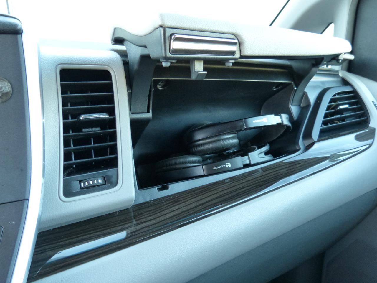 Toyota Sienna XLE FWD 8-Passenger V6 2016