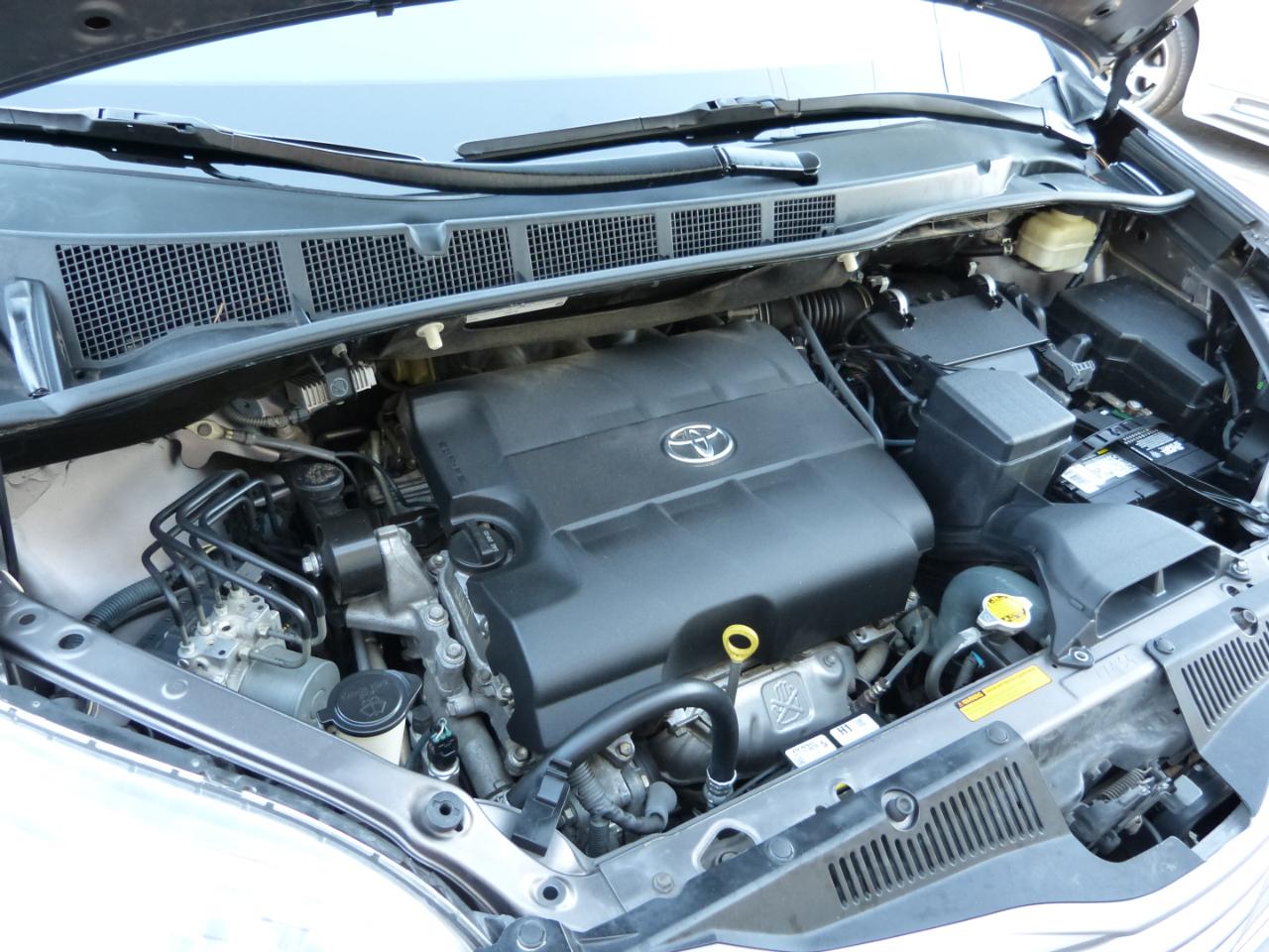 Toyota Sienna XLE FWD 8-Passenger V6 2016