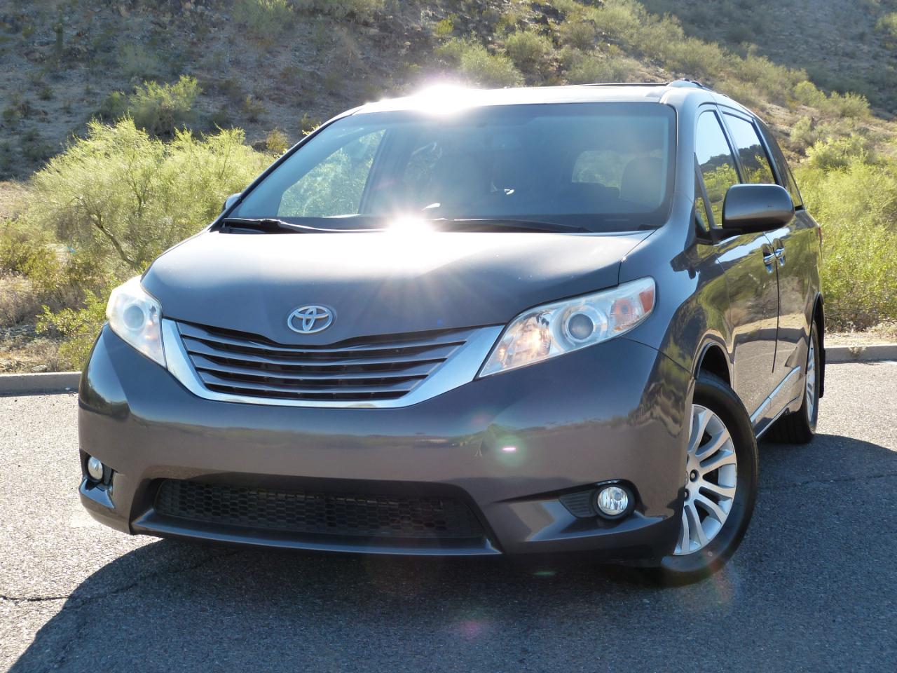 Toyota Sienna XLE FWD 8-Passenger V6 2016