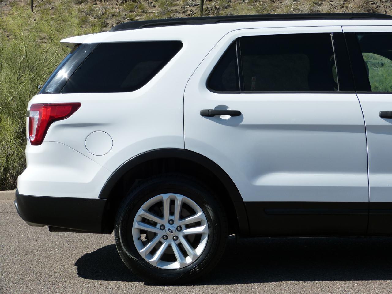 Ford Explorer Base 4WD 2016