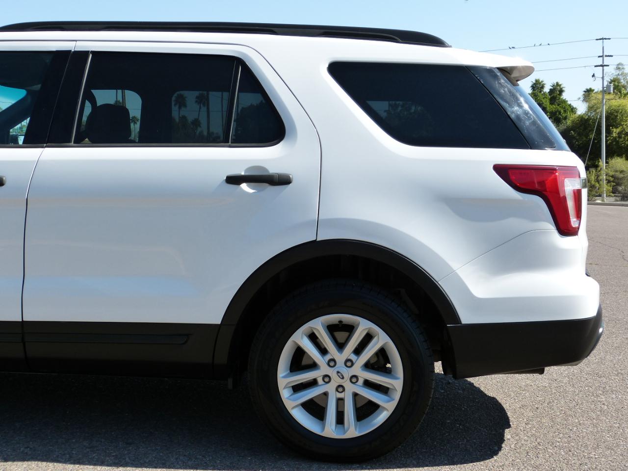 Ford Explorer Base 4WD 2016