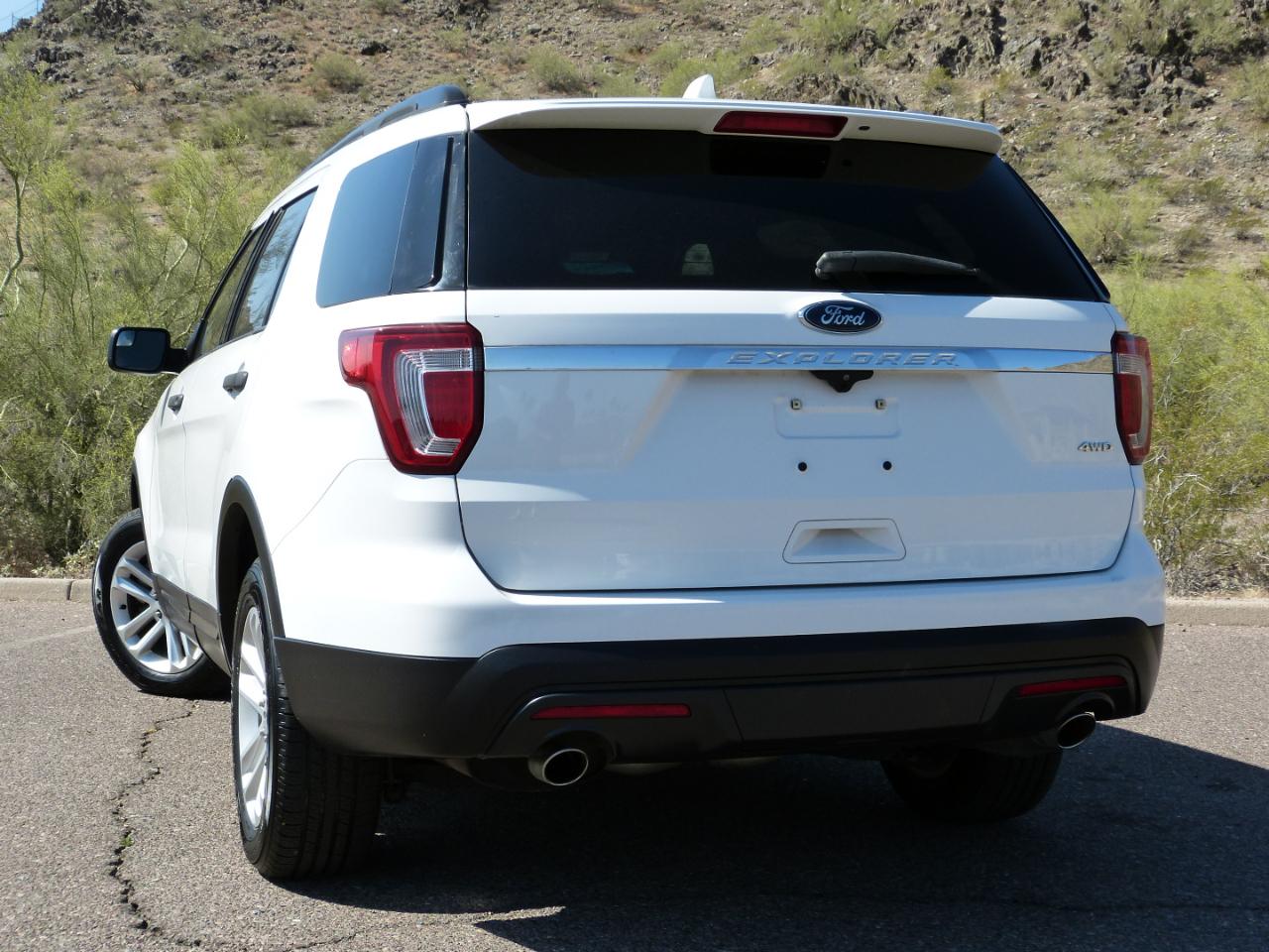 Ford Explorer Base 4WD 2016