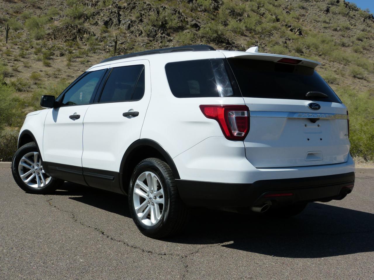 Ford Explorer Base 4WD 2016