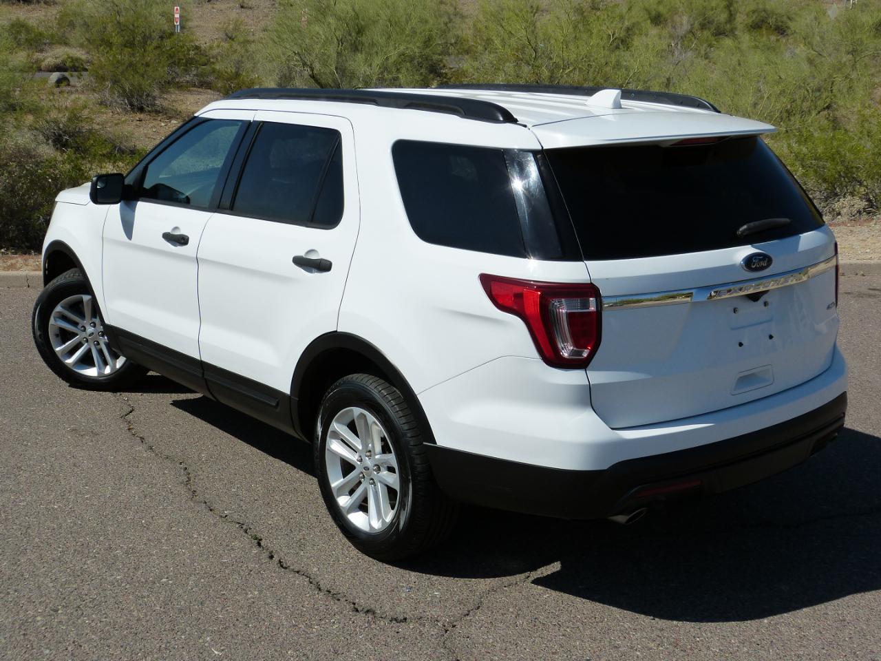 Ford Explorer Base 4WD 2016