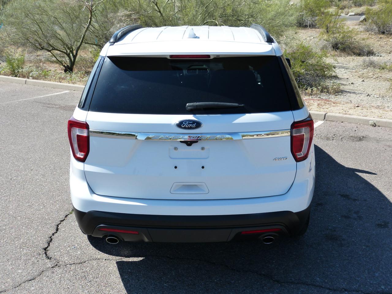 Ford Explorer Base 4WD 2016