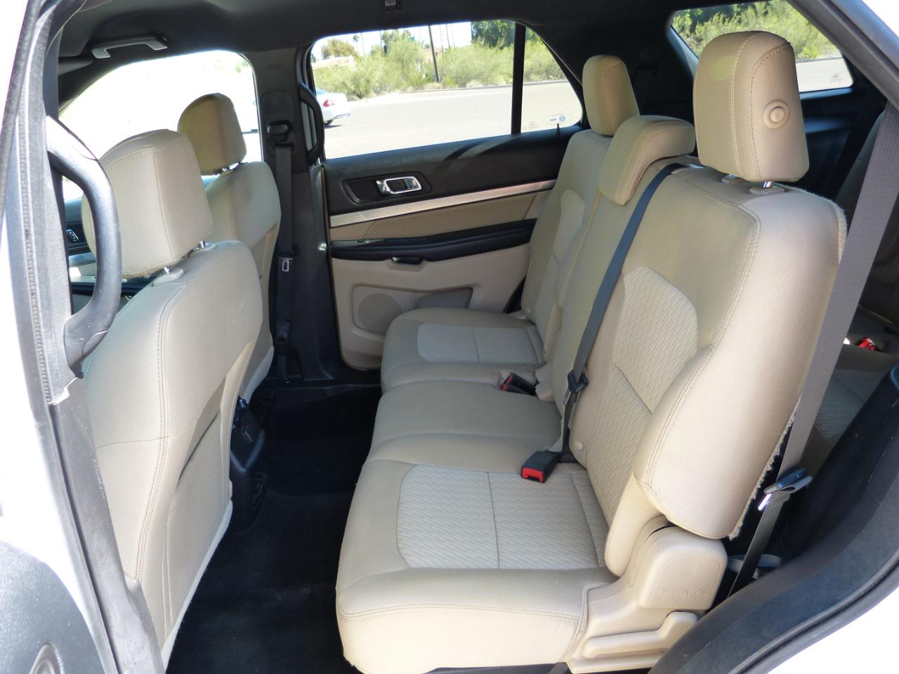 Ford Explorer Base 4WD 2016