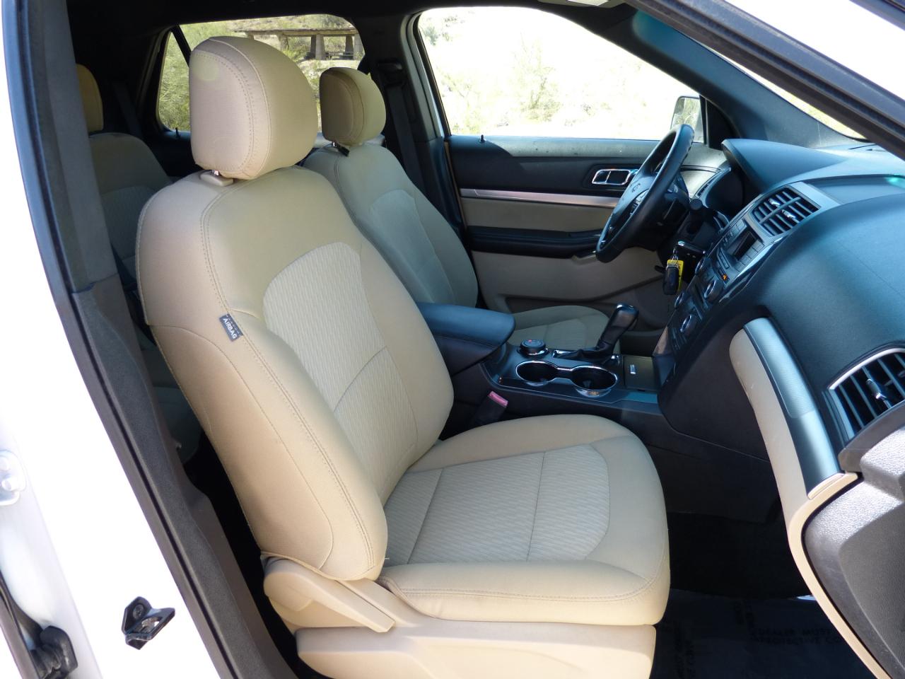 Ford Explorer Base 4WD 2016