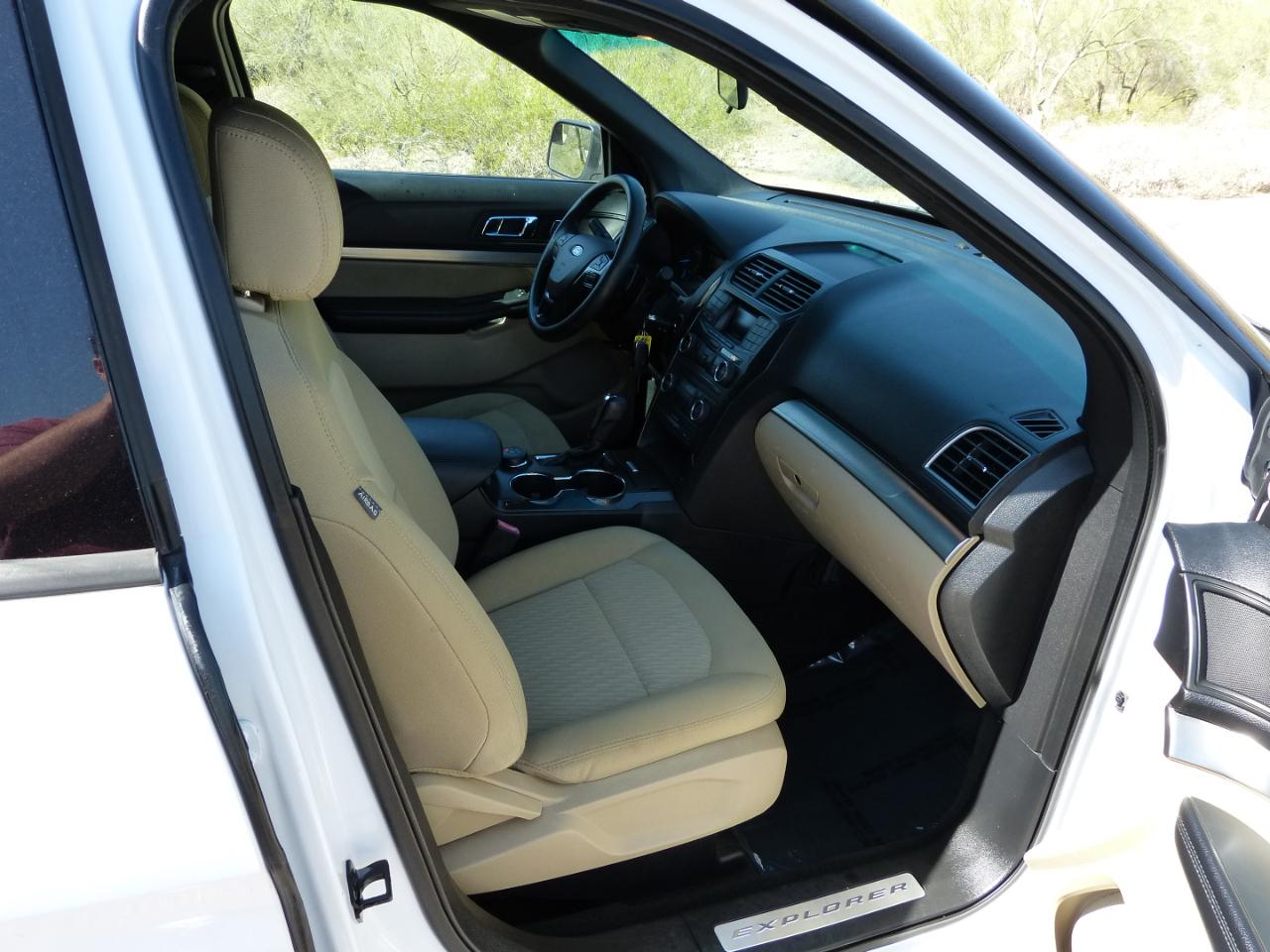 Ford Explorer Base 4WD 2016