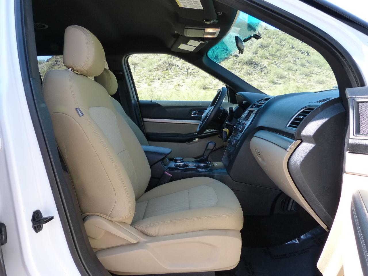 Ford Explorer Base 4WD 2016