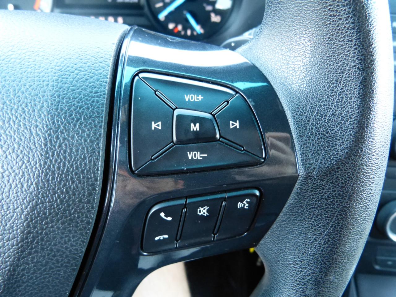 Ford Explorer Base 4WD 2016