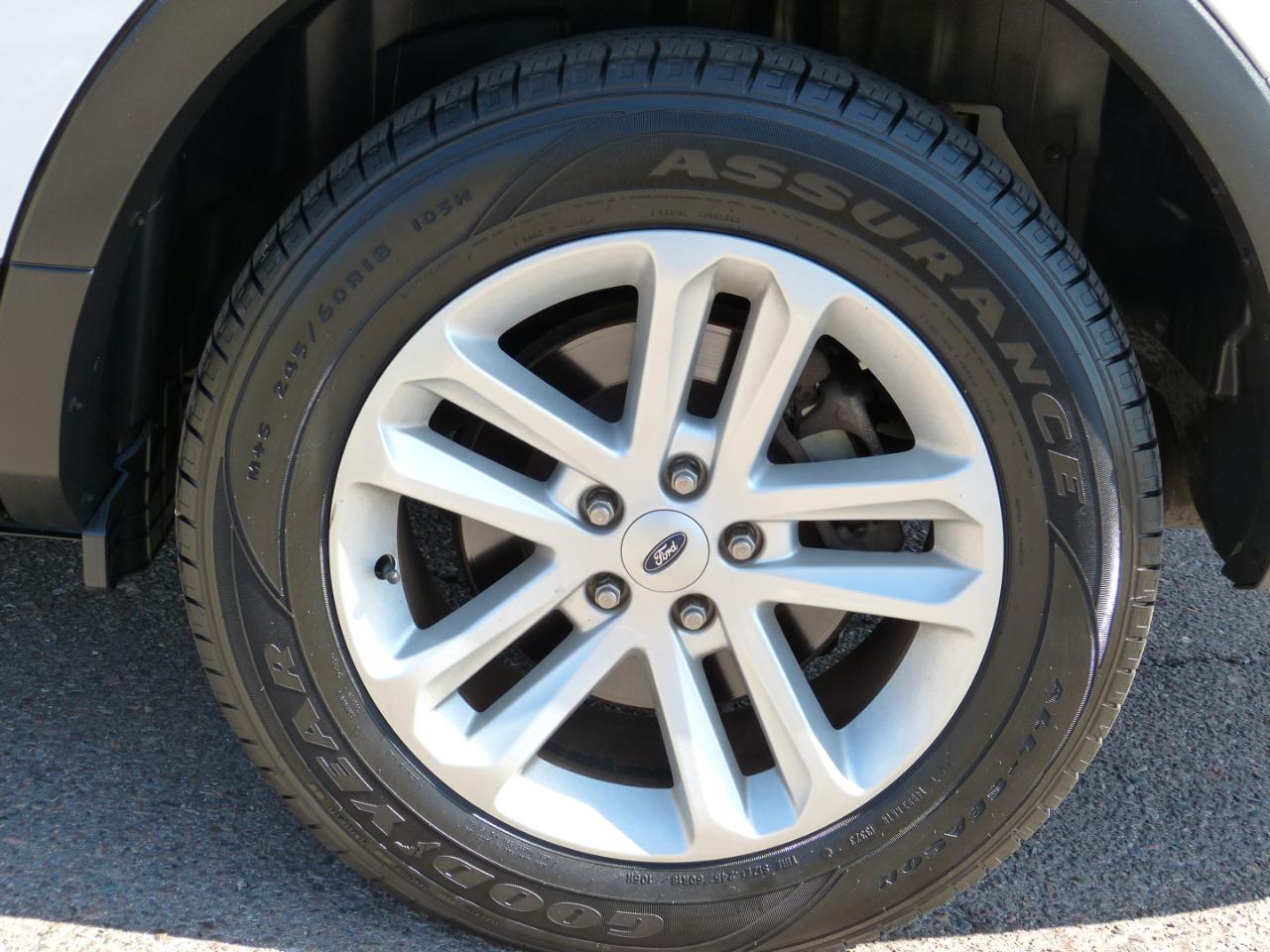 Ford Explorer Base 4WD 2016