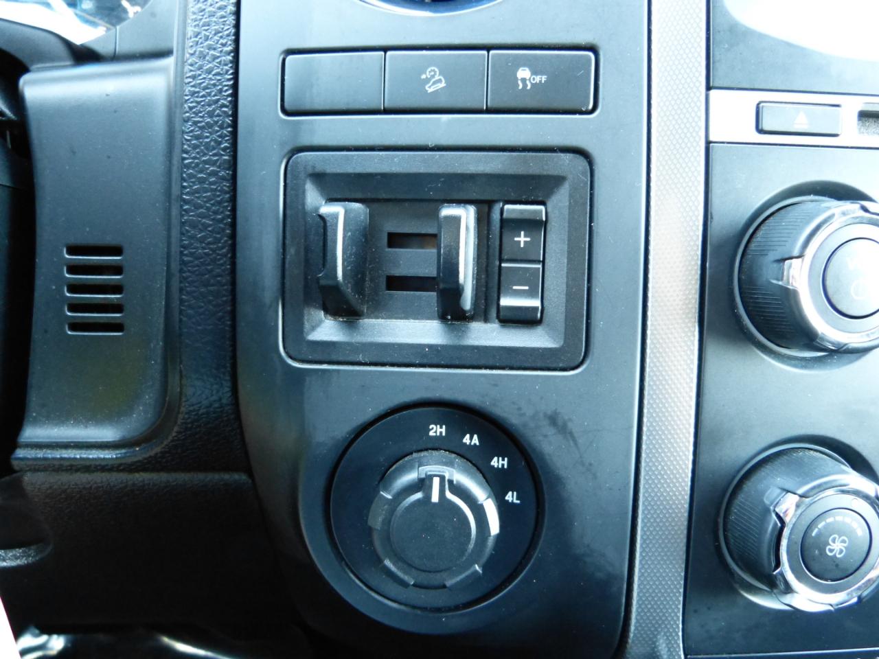 Ford Expedition EL XL 4WD 2017