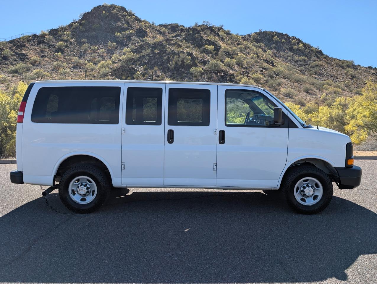 Chevrolet Express LS 2500 2016