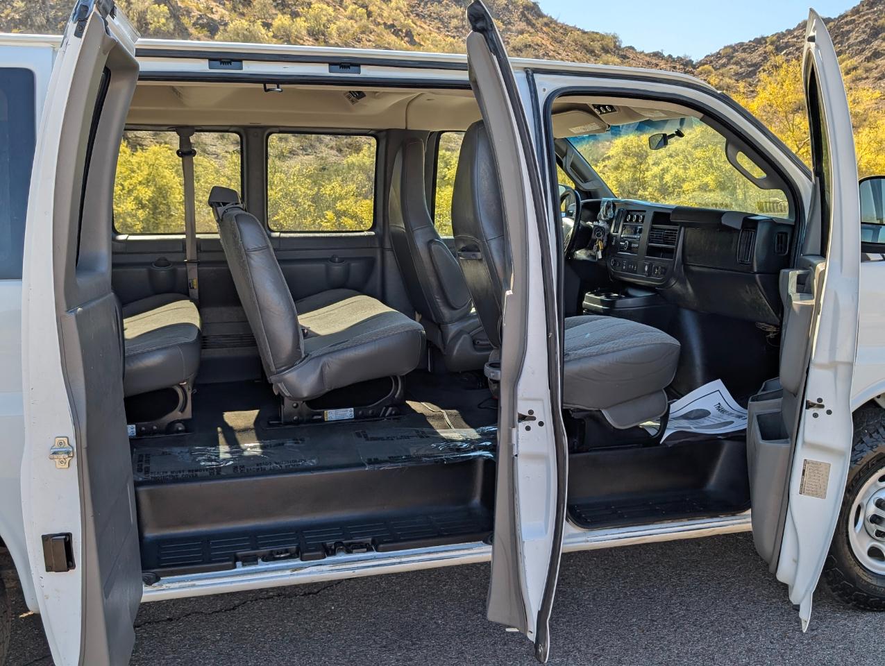 Chevrolet Express LS 2500 2016