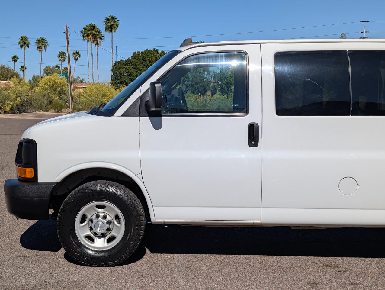 Chevrolet Express LS 2500 2016