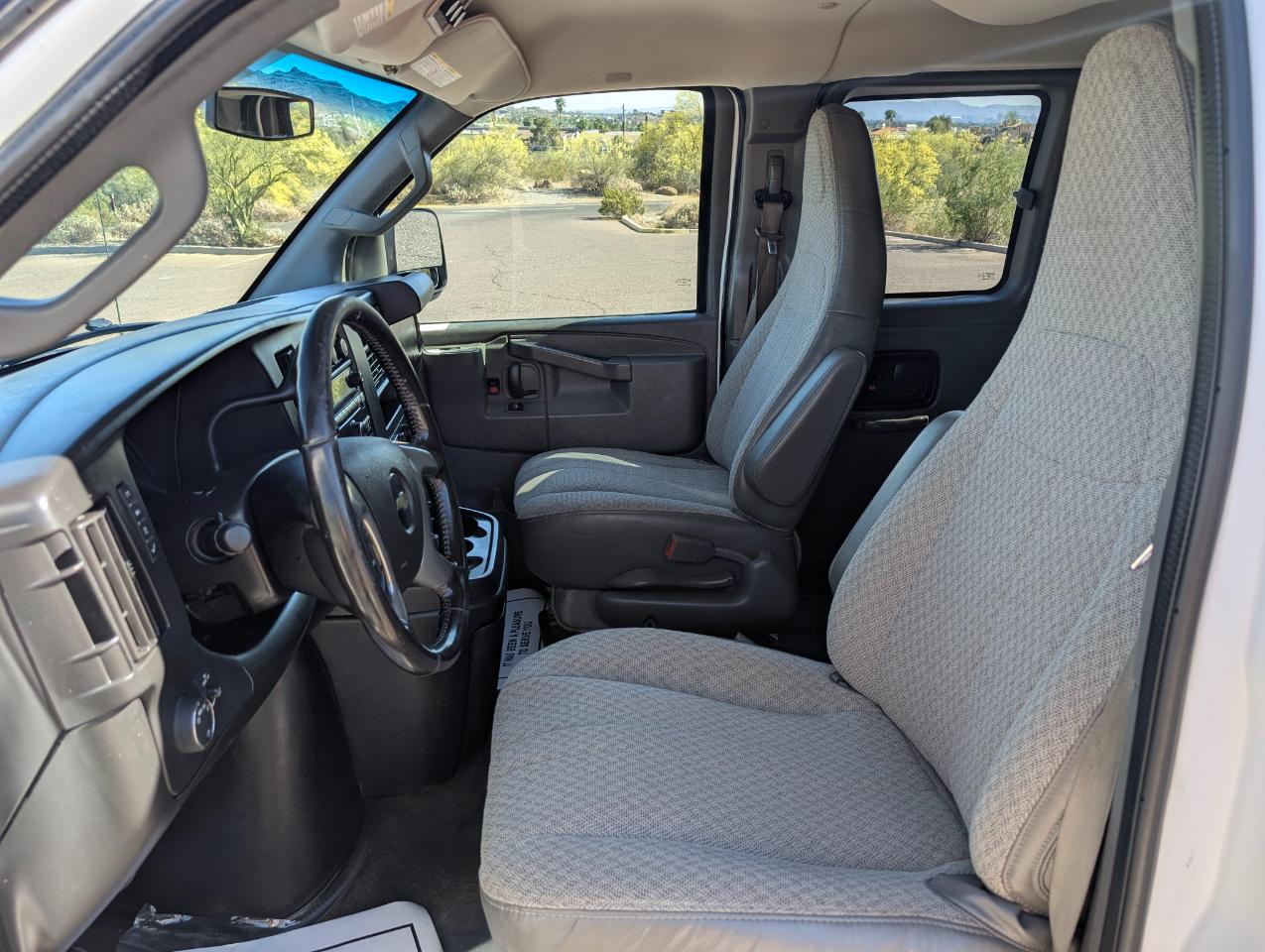 Chevrolet Express LS 2500 2016