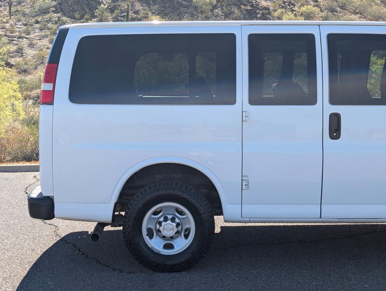 Chevrolet Express LS 2500 2016