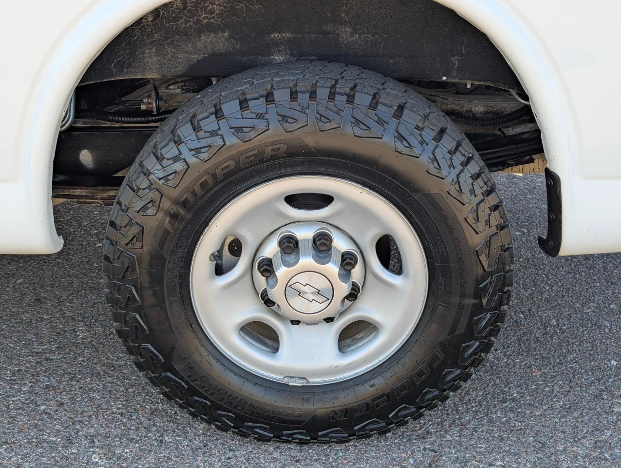 Chevrolet Express LS 2500 2016