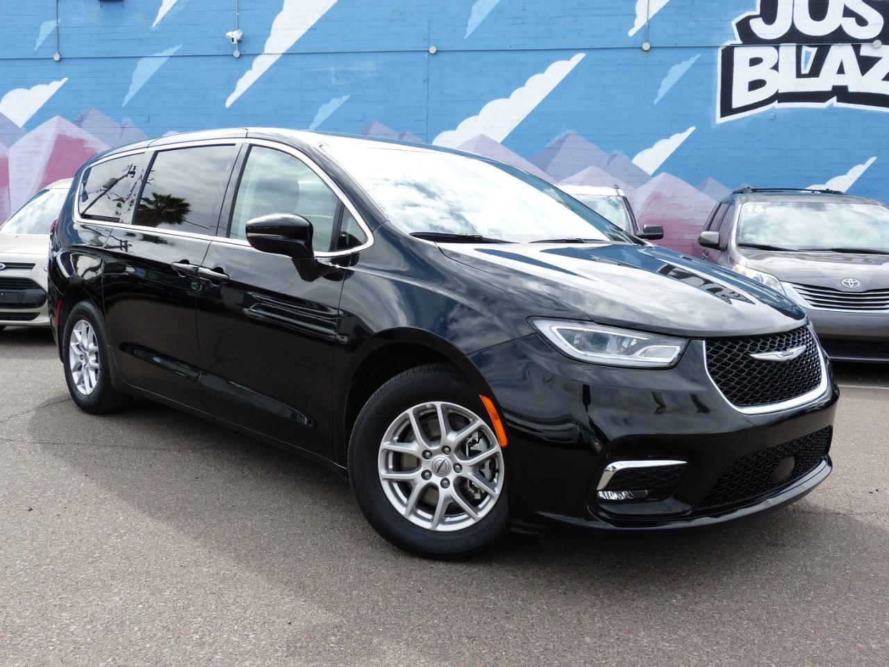 View vehicle photo 2