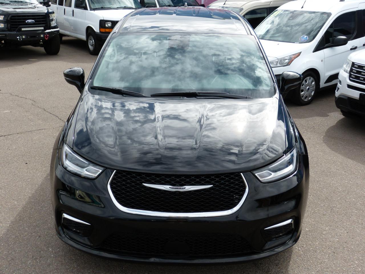 View vehicle photo 5