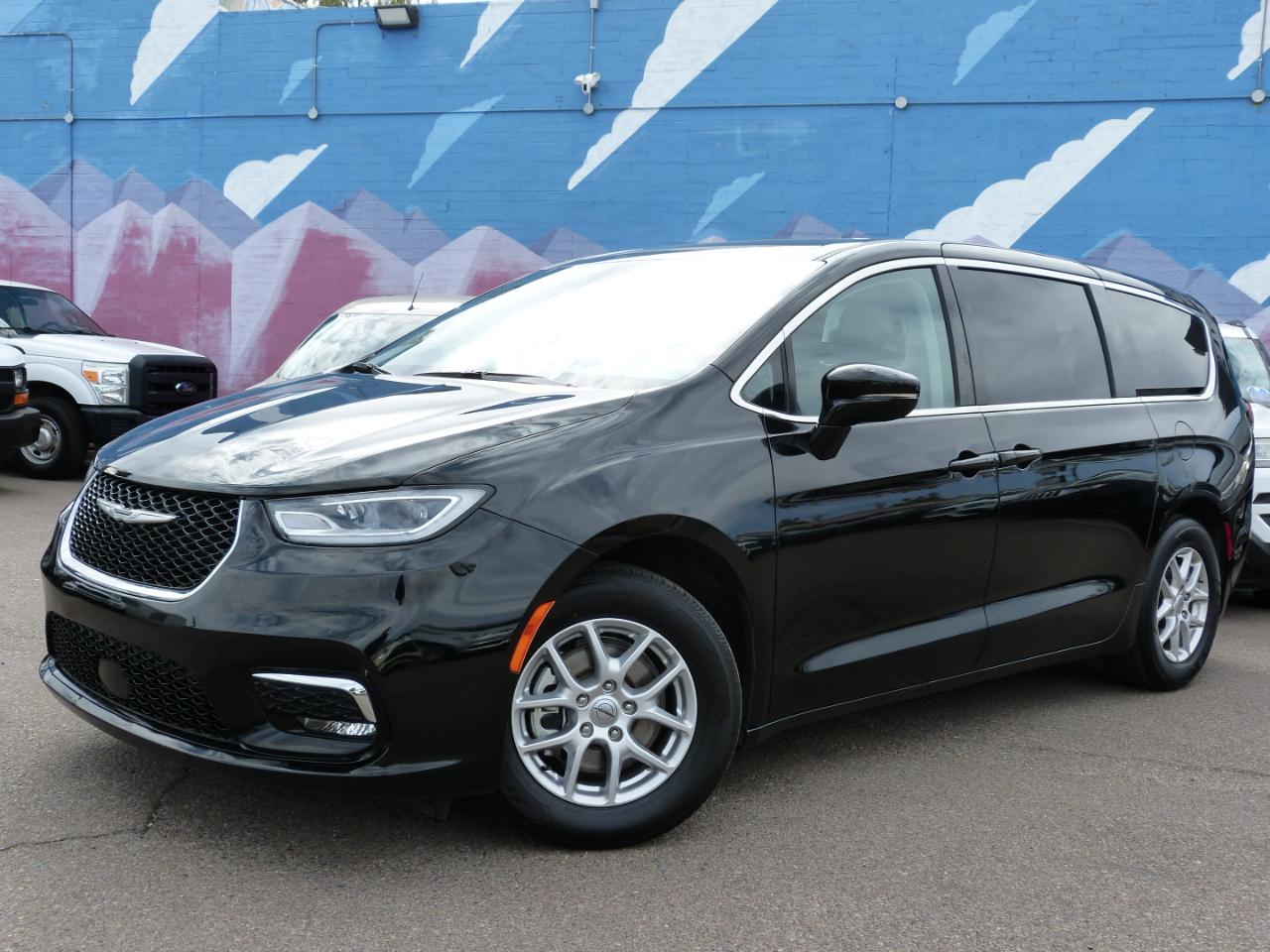 View vehicle photo 7