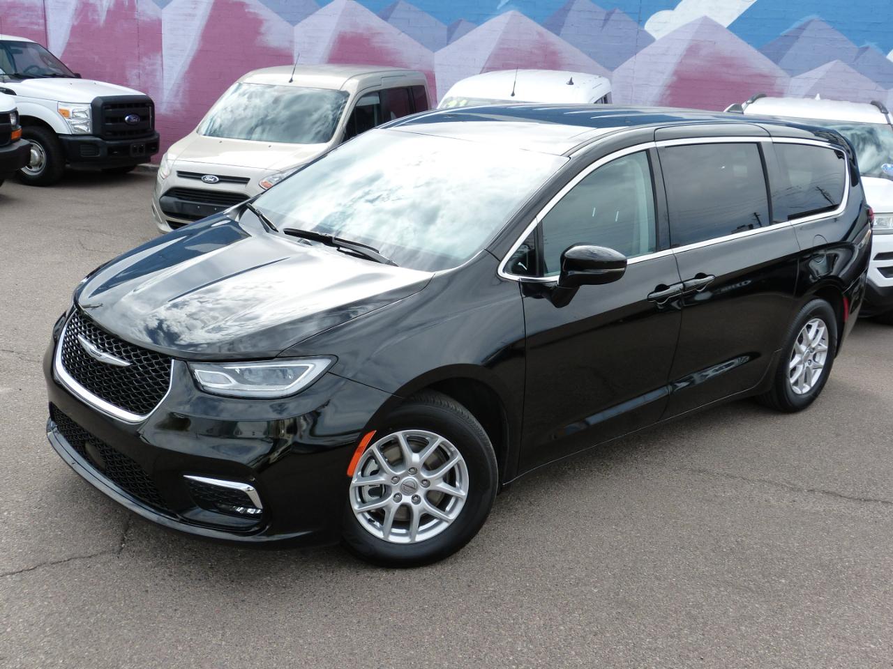 Chrysler Pacifica Touring L 2024