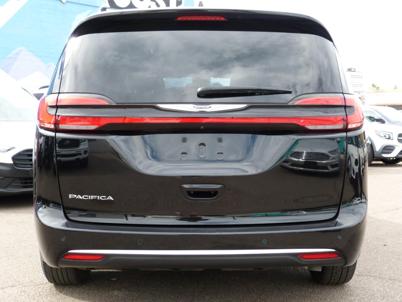 Chrysler Pacifica Touring L 2024