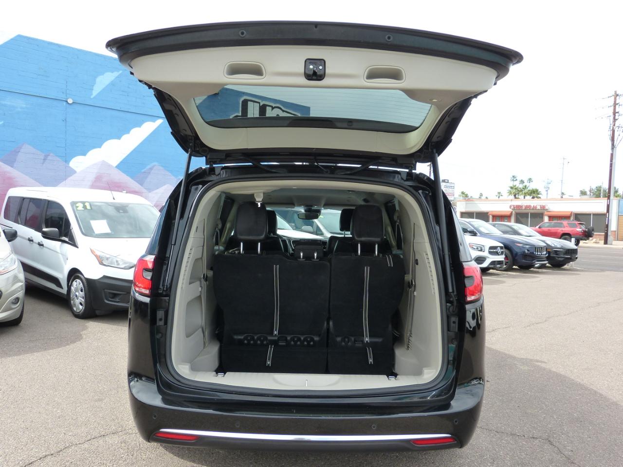 Chrysler Pacifica Touring L 2024